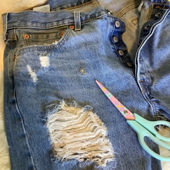 Levi's 501 Denim Blue Men Jeans Distressed/Destroyed 34x34 Straight Button Fly - Picture 16 of 16